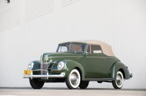Ford DeLuxe Convertible Club Coupe